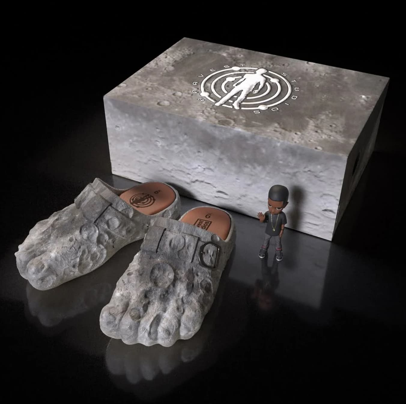 MOON FOOT CLOGS