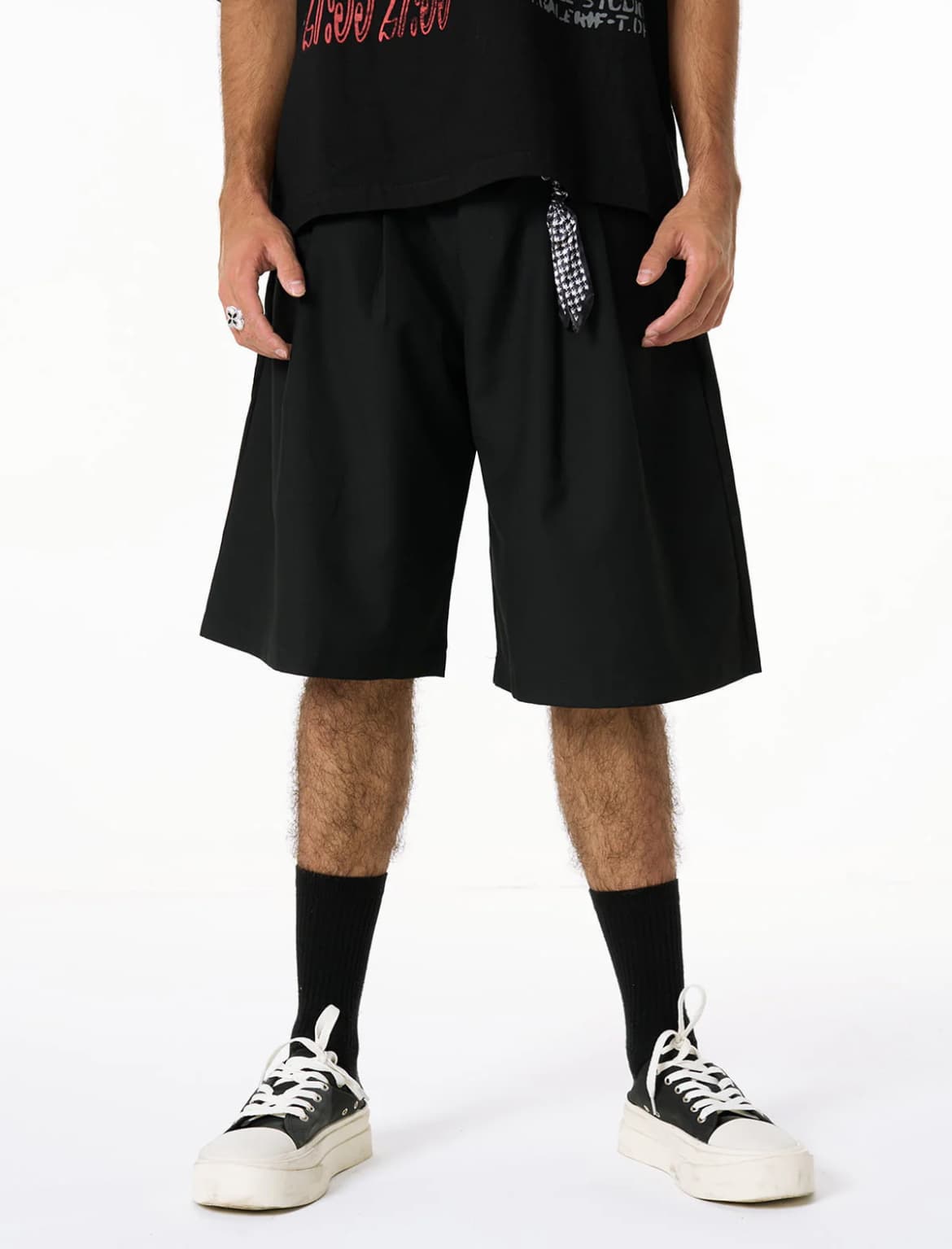 PLEATED DESIGN PENDANT DECORATION BAGGY SHORTS