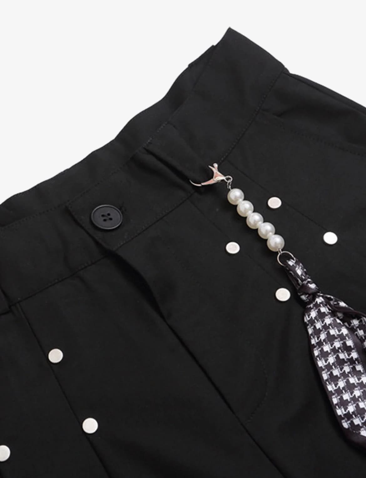 PLEATED DESIGN PENDANT DECORATION BAGGY SHORTS
